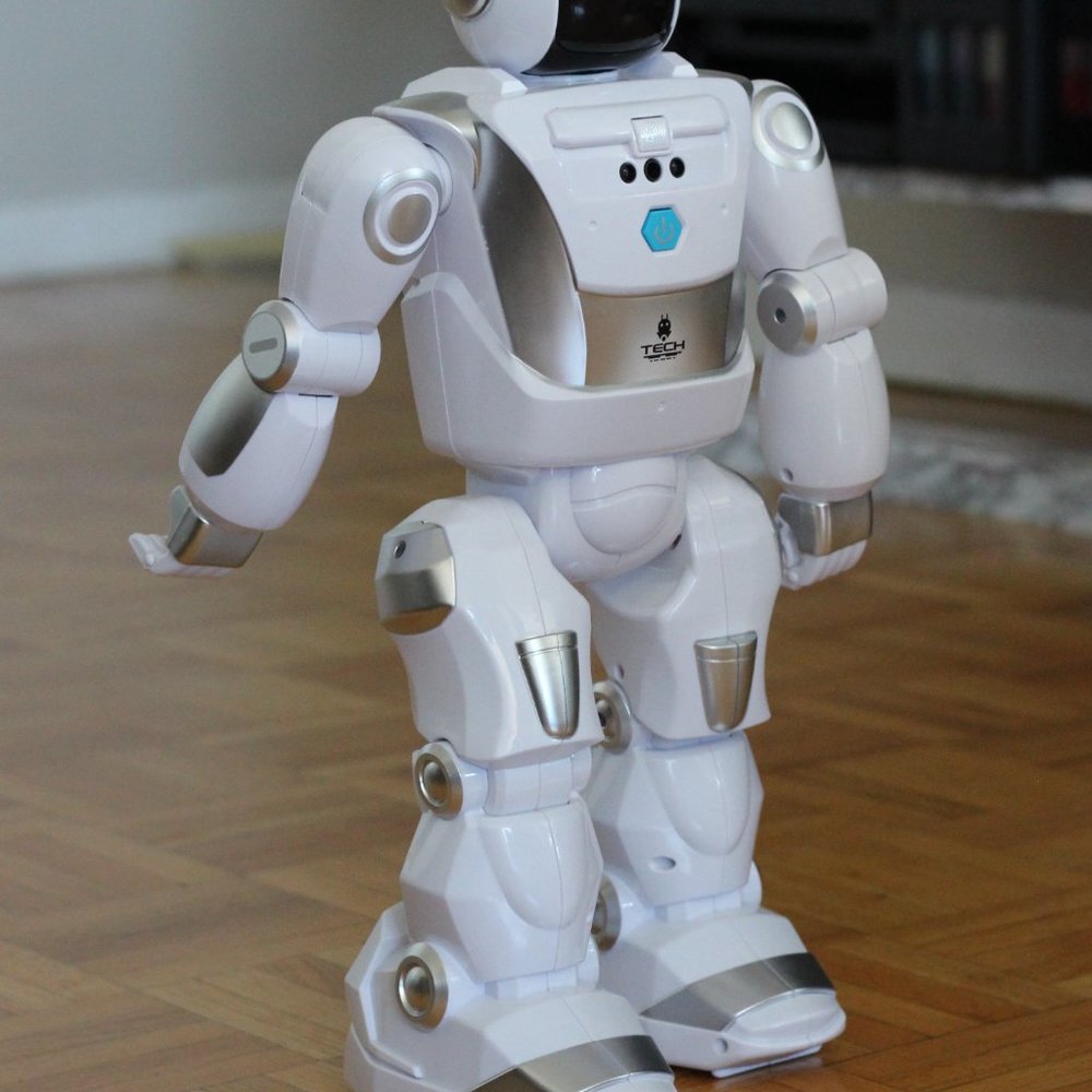 programmable dancing robot - Picture 6 of 7